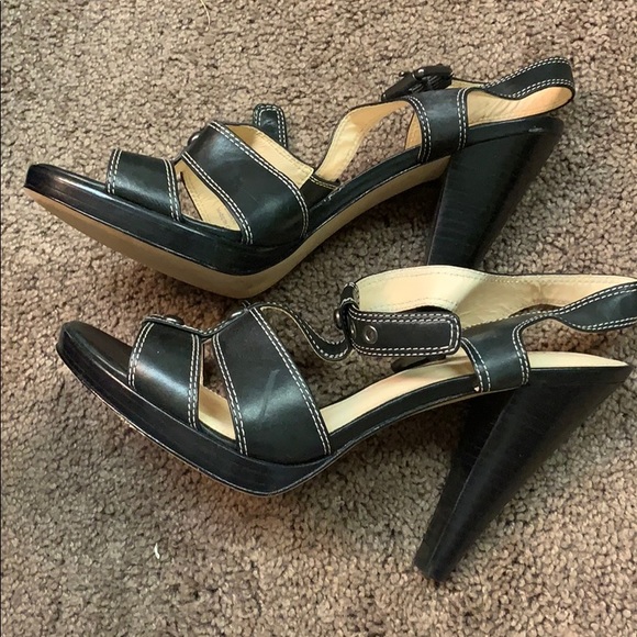 Shoes - Picture 2 of 5